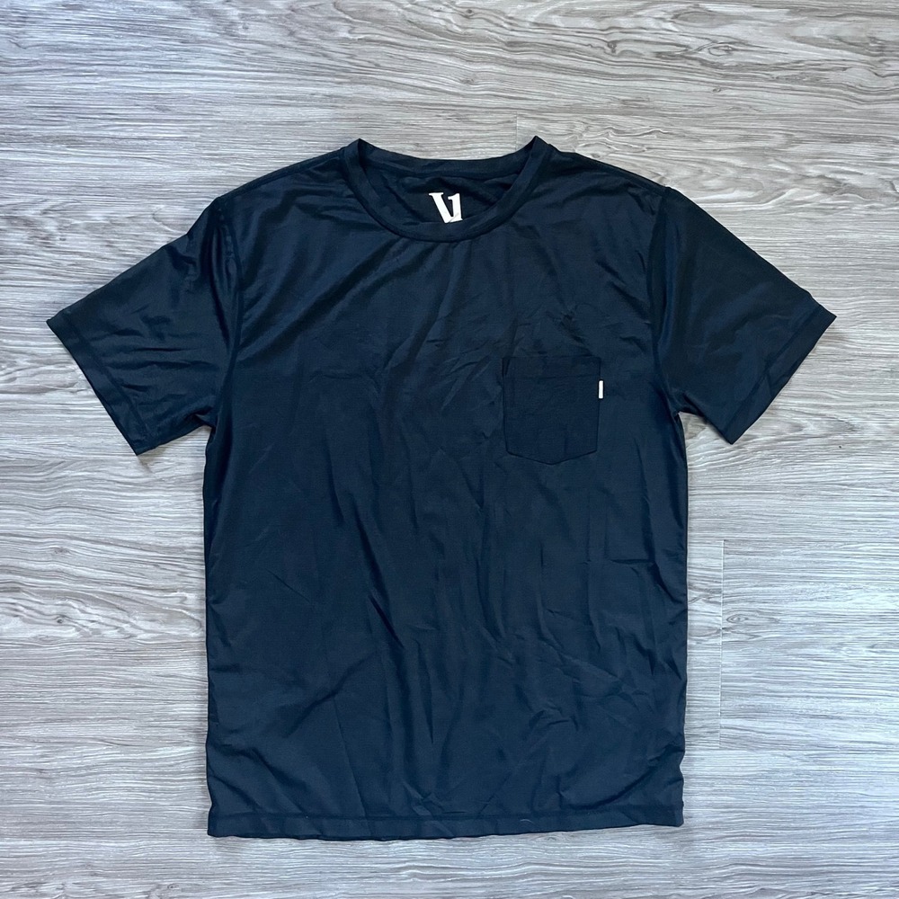 Vuori Tradewind Performance T-Shirt Mens Large Black Heather Pocket Tee V109